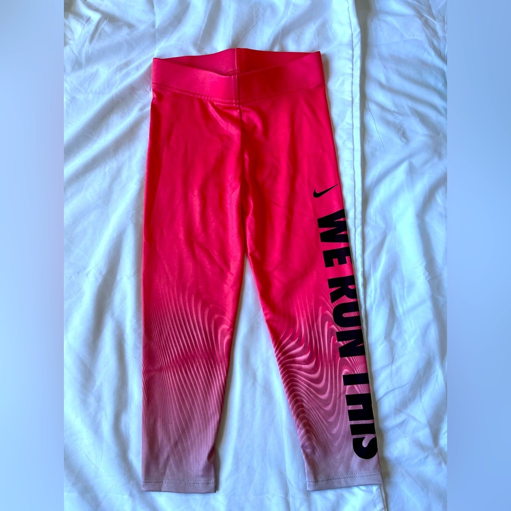 Never worn size 4T dri-fit Nike leggings